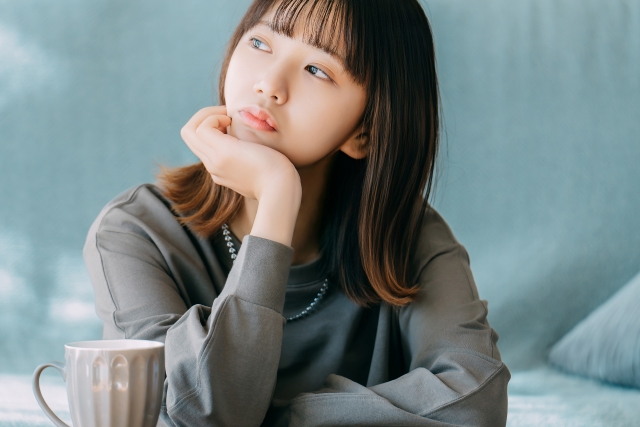 恋に悩む女性